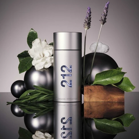 212 Calorina Herrara